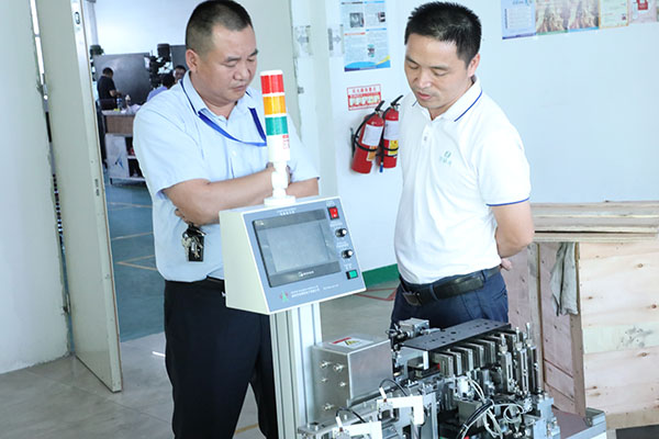 全自動點膠機(jī)廠家客戶